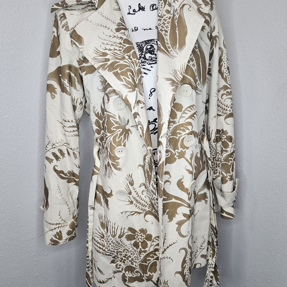 Cabi Wimbledon Courtyard yard trench coat - Picture 7 of 8